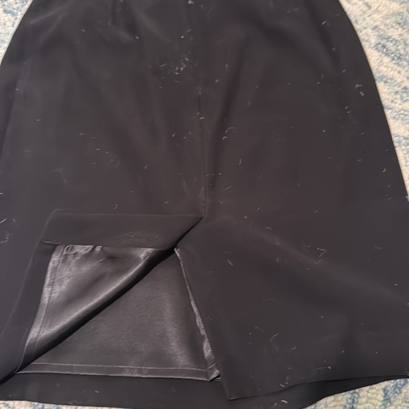 Tahari ruched, ruffle, black pencil ski skirt eight - Picture 4 of 4